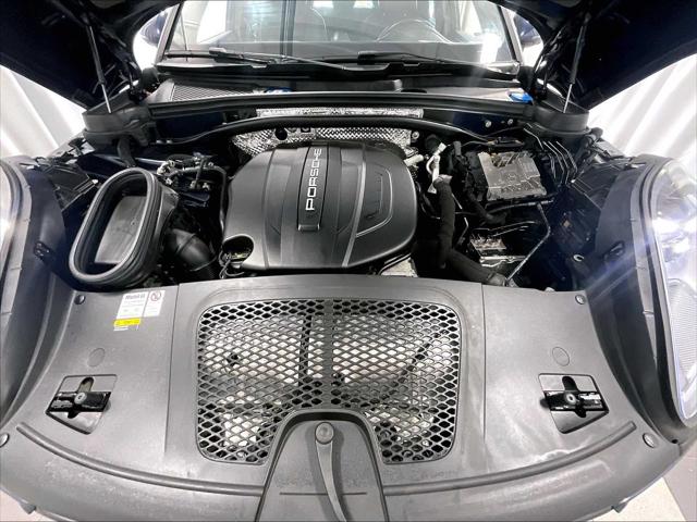 2021 Porsche Macan Unknown