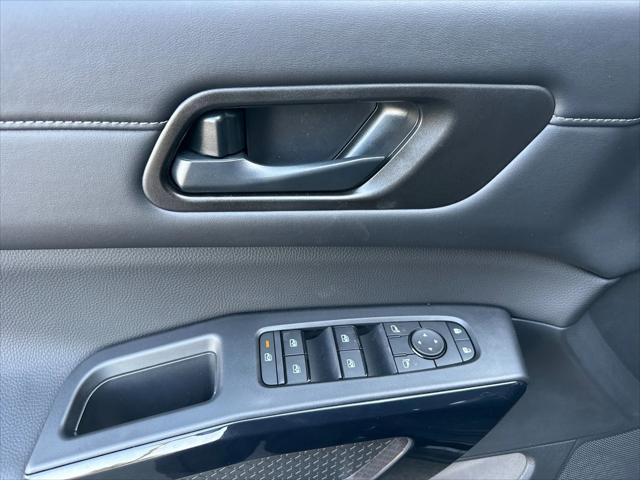 2025 Nissan Pathfinder SV FWD