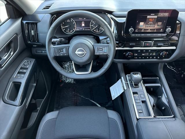 2025 Nissan Pathfinder SV FWD