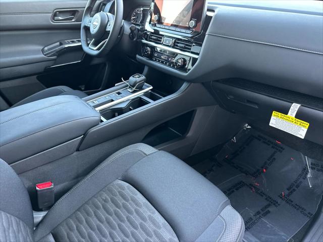 2025 Nissan Pathfinder SV FWD