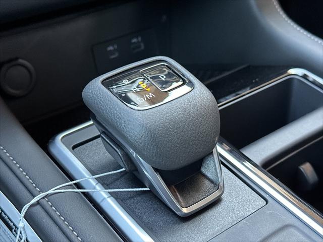 2025 Nissan Pathfinder SV FWD