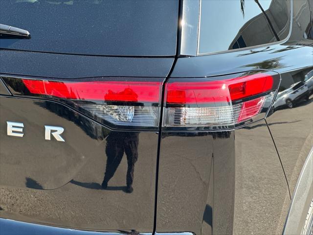 2025 Nissan Pathfinder SV FWD