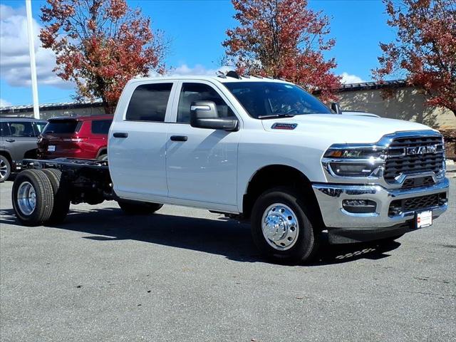 2026 RAM Ram 3500 Chassis Cab RAM 3500 TRADESMAN CREW CAB CHASSIS 4X4 60 CA 2026 RAM Ram 3500 Chassis Cab RAM 3500 TRADESMAN CREW CAB CHASSIS 4X4 60 CA
