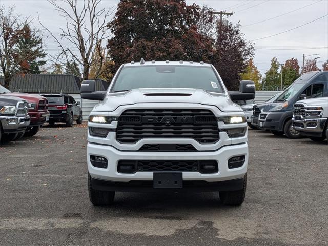 2026 RAM Ram 2500 RAM 2500 BLACK EXPRESS CREW CAB 4X4 8 BOX