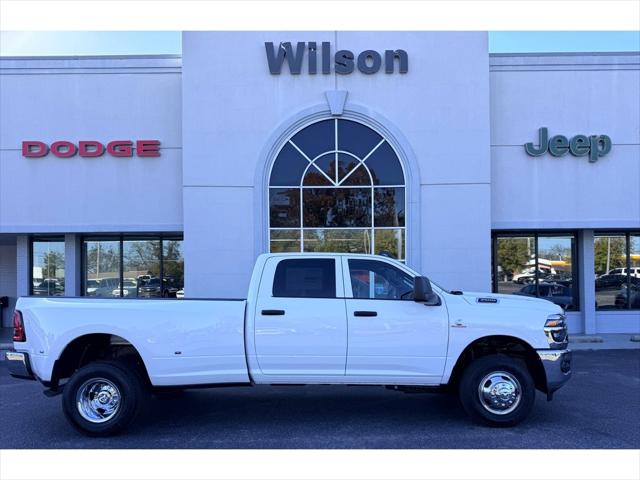 2026 RAM Ram 3500 RAM 3500 TRADESMAN CREW CAB 4X4 8 BOX