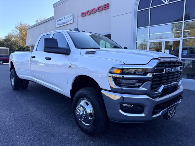 2026 RAM Ram 3500 RAM 3500 TRADESMAN CREW CAB 4X4 8 BOX