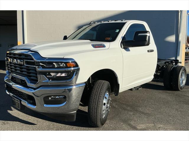 2026 RAM Ram 3500 Chassis Cab RAM 3500 TRADESMAN CHASSIS REGULAR CAB 4X4 60 CA 2026 RAM Ram 3500 Chassis Cab RAM 3500 TRADESMAN CHASSIS REGULAR CAB 4X4 60 CA