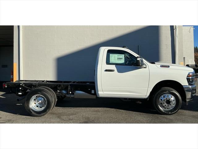 2026 RAM Ram 3500 Chassis Cab RAM 3500 TRADESMAN CHASSIS REGULAR CAB 4X4 60 CA 2026 RAM Ram 3500 Chassis Cab RAM 3500 TRADESMAN CHASSIS REGULAR CAB 4X4 60 CA