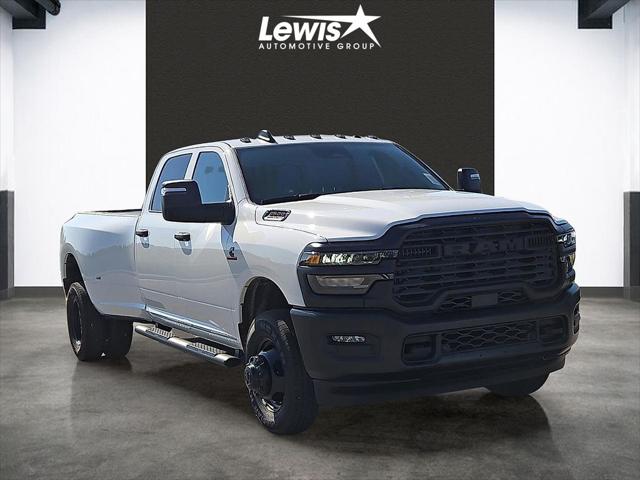 2026 RAM Ram 3500 RAM 3500 TRADESMAN CREW CAB 4X4 8 BOX
