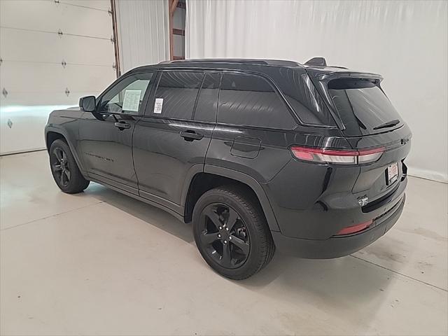 2023 Jeep Grand Cherokee Altitude 4x4 2023 Jeep Grand Cherokee Altitude 4x4