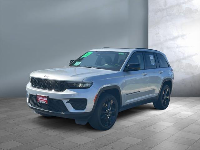 2023 Jeep Grand Cherokee Altitude 4x4 2023 Jeep Grand Cherokee Altitude 4x4