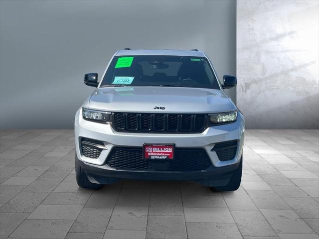 2023 Jeep Grand Cherokee Altitude 4x4 2023 Jeep Grand Cherokee Altitude 4x4