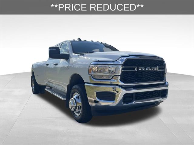 2024 RAM 3500 Tradesman Crew Cab 4x4 8 Box
