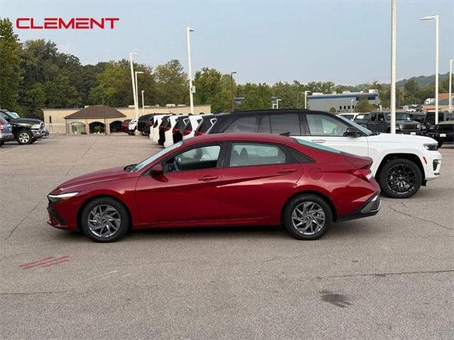 2024 Hyundai Elantra SEL 2024 Hyundai Elantra SEL