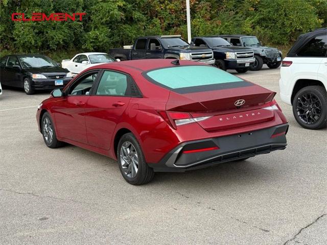 2024 Hyundai Elantra SEL 2024 Hyundai Elantra SEL