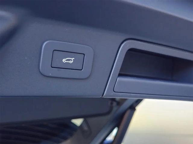 2025 Land Rover Range Rover Velar P250 S