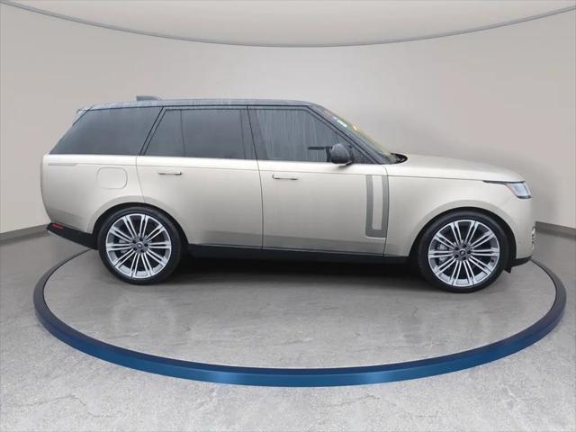 2025 Land Rover Range Rover P530 SE