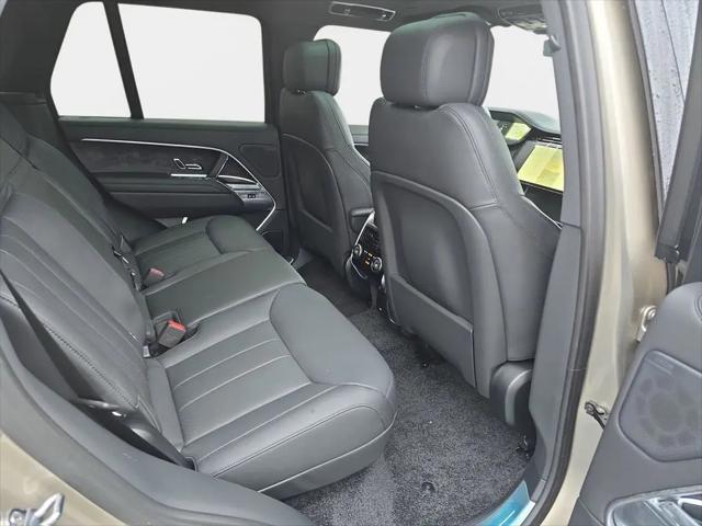 2025 Land Rover Range Rover P530 SE