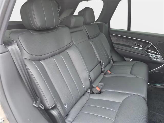 2025 Land Rover Range Rover P530 SE