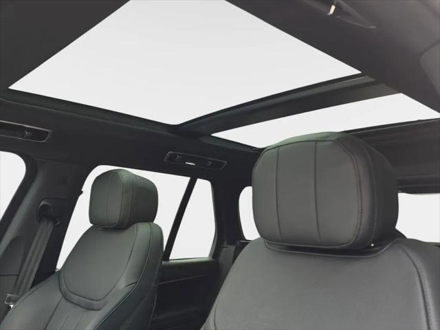 2025 Land Rover Range Rover P530 SE