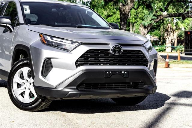 2024 Toyota RAV4 LE 2024 Toyota RAV4 LE