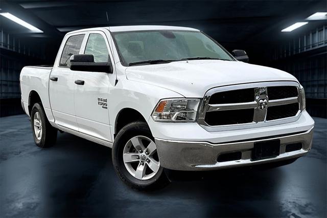 2023 RAM 1500 Classic SLT Crew Cab 4x4 57 Box 2023 RAM 1500 Classic SLT Crew Cab 4x4 57 Box
