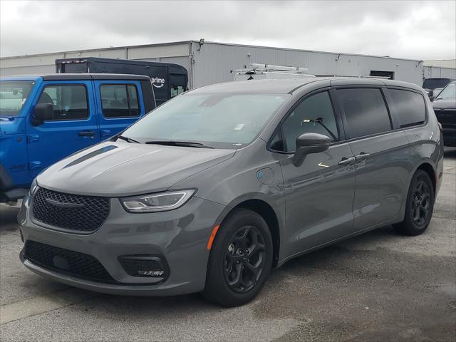 2022 Chrysler Pacifica Hybrid Touring L