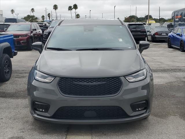 2022 Chrysler Pacifica Hybrid Touring L