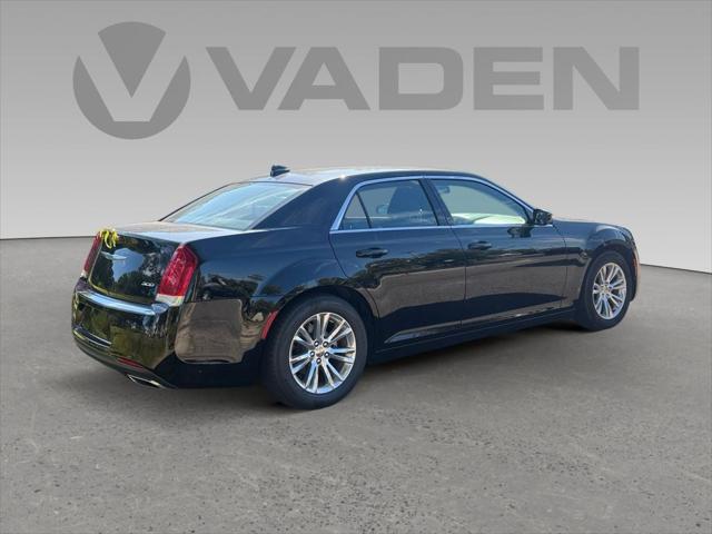 2021 Chrysler 300 Touring