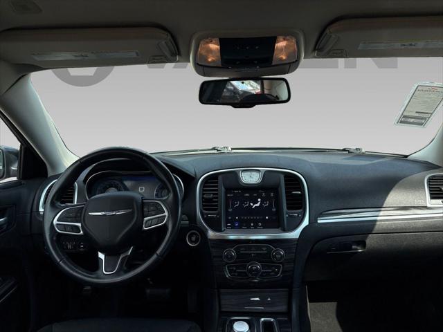 2021 Chrysler 300 Touring