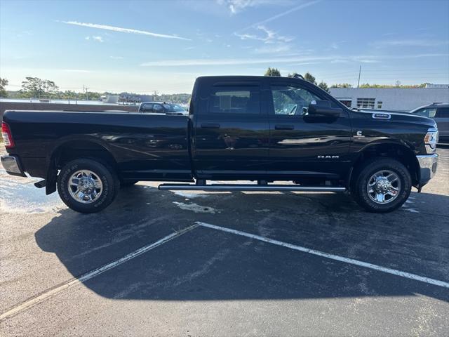 2022 RAM 3500 Tradesman Crew Cab 4x4 8 Box