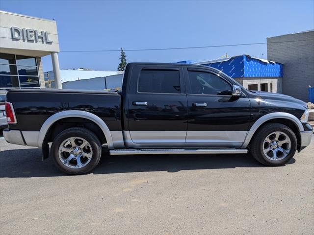 2017 RAM 1500 Laramie Crew Cab 4x4 57 Box