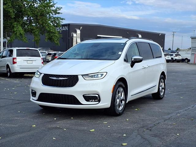 2023 Chrysler Pacifica Limited AWD