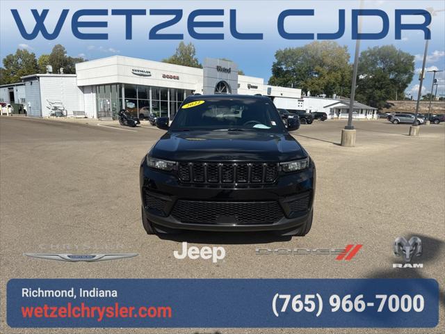 2022 Jeep Grand Cherokee Altitude 4x4 2022 Jeep Grand Cherokee Altitude 4x4