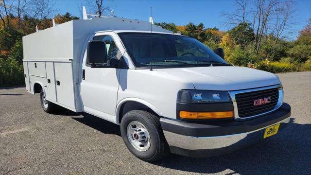 2025 GMC Savana Cutaway Work Van
