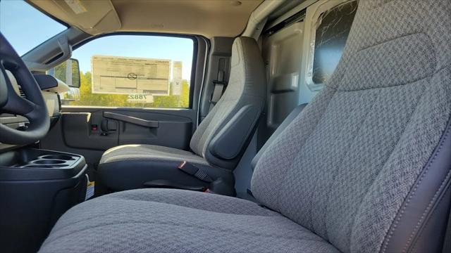 2025 GMC Savana Cutaway Work Van
