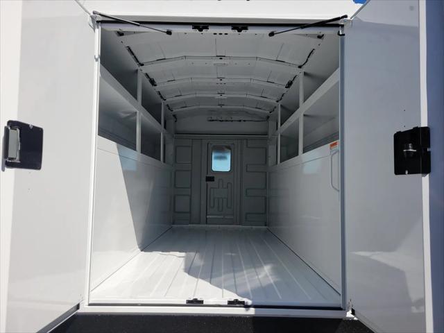 2025 GMC Savana Cutaway Work Van