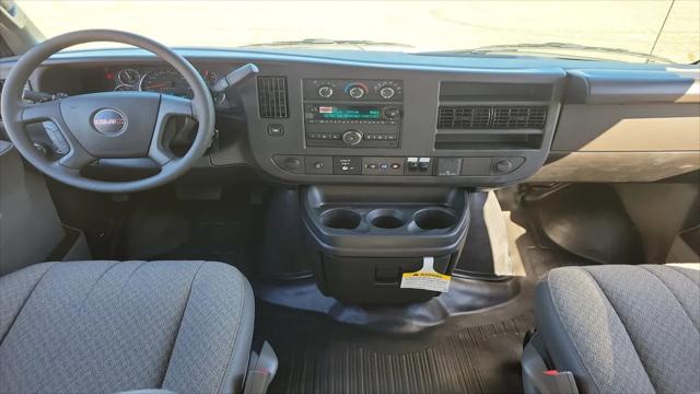 2025 GMC Savana Cutaway Work Van