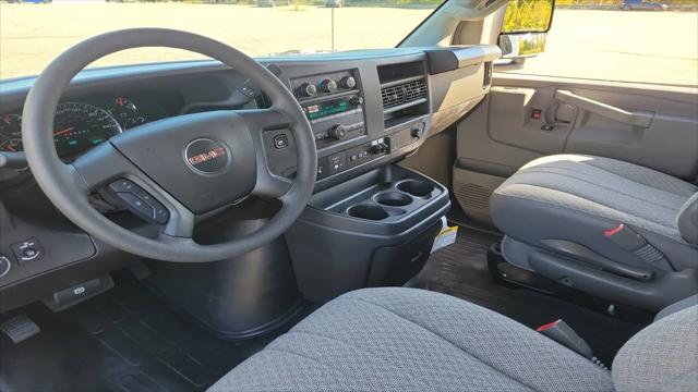 2025 GMC Savana Cutaway Work Van