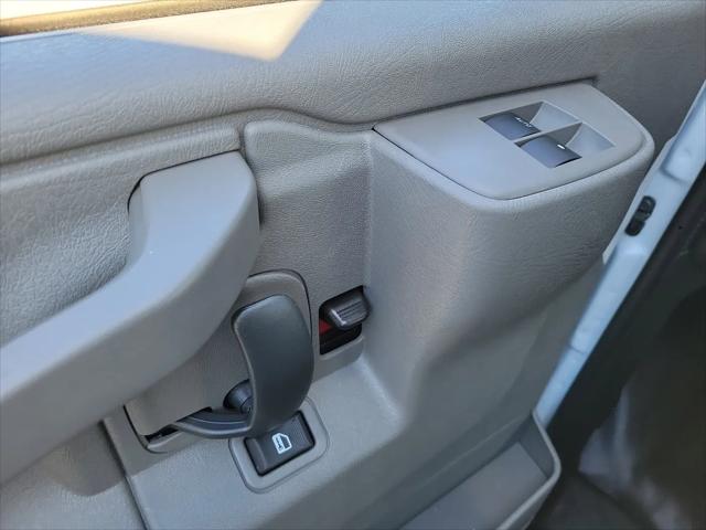 2025 GMC Savana Cutaway Work Van