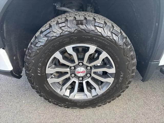 2023 GMC Sierra 1500 4WD Crew Cab Short Box AT4