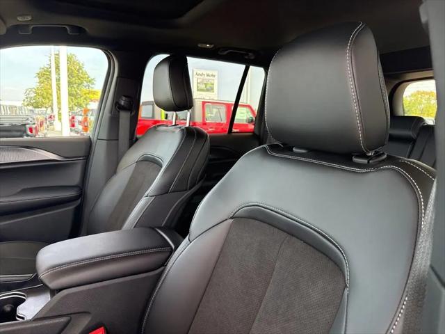 2025 Jeep Grand Cherokee Altitude X 4x4