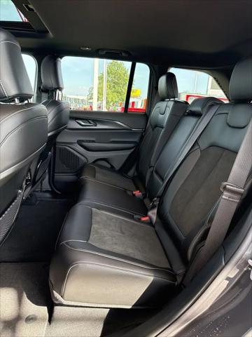 2025 Jeep Grand Cherokee Altitude X 4x4
