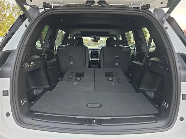 2025 Jeep Grand Cherokee L Laredo X 4x4