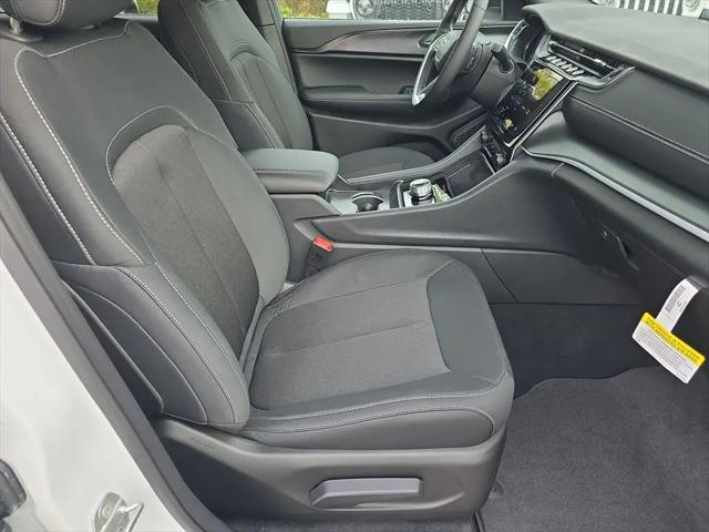 2025 Jeep Grand Cherokee L Laredo X 4x4