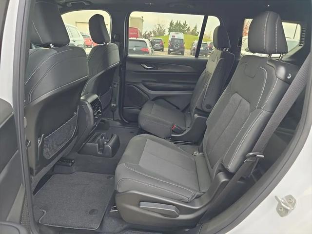 2025 Jeep Grand Cherokee L Laredo X 4x4