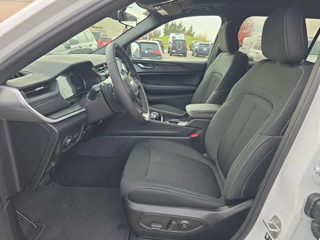 2025 Jeep Grand Cherokee L Laredo X 4x4