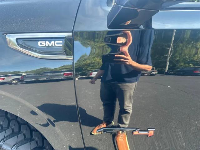 2024 GMC Yukon 4WD AT4