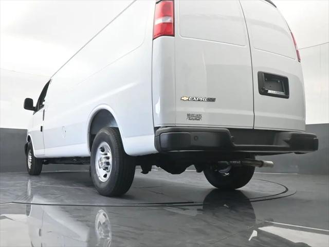 2025 Chevrolet Express Cargo Van RWD 3500 Extended Wheelbase WT