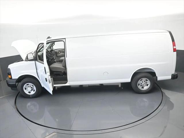 2025 Chevrolet Express Cargo Van RWD 3500 Extended Wheelbase WT